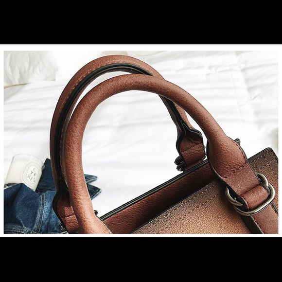 Women’s European Style Crossbody handbag - Picture 4 of 12